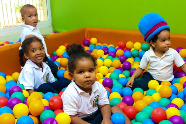 Piscine à balles pour bébé : sécurité, confort et éveil garantis